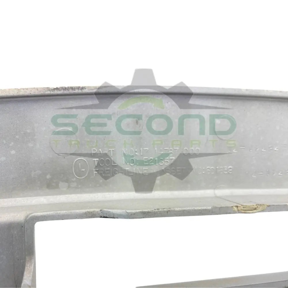 17-14787-002 Genuine Freightliner Grille - Grilles