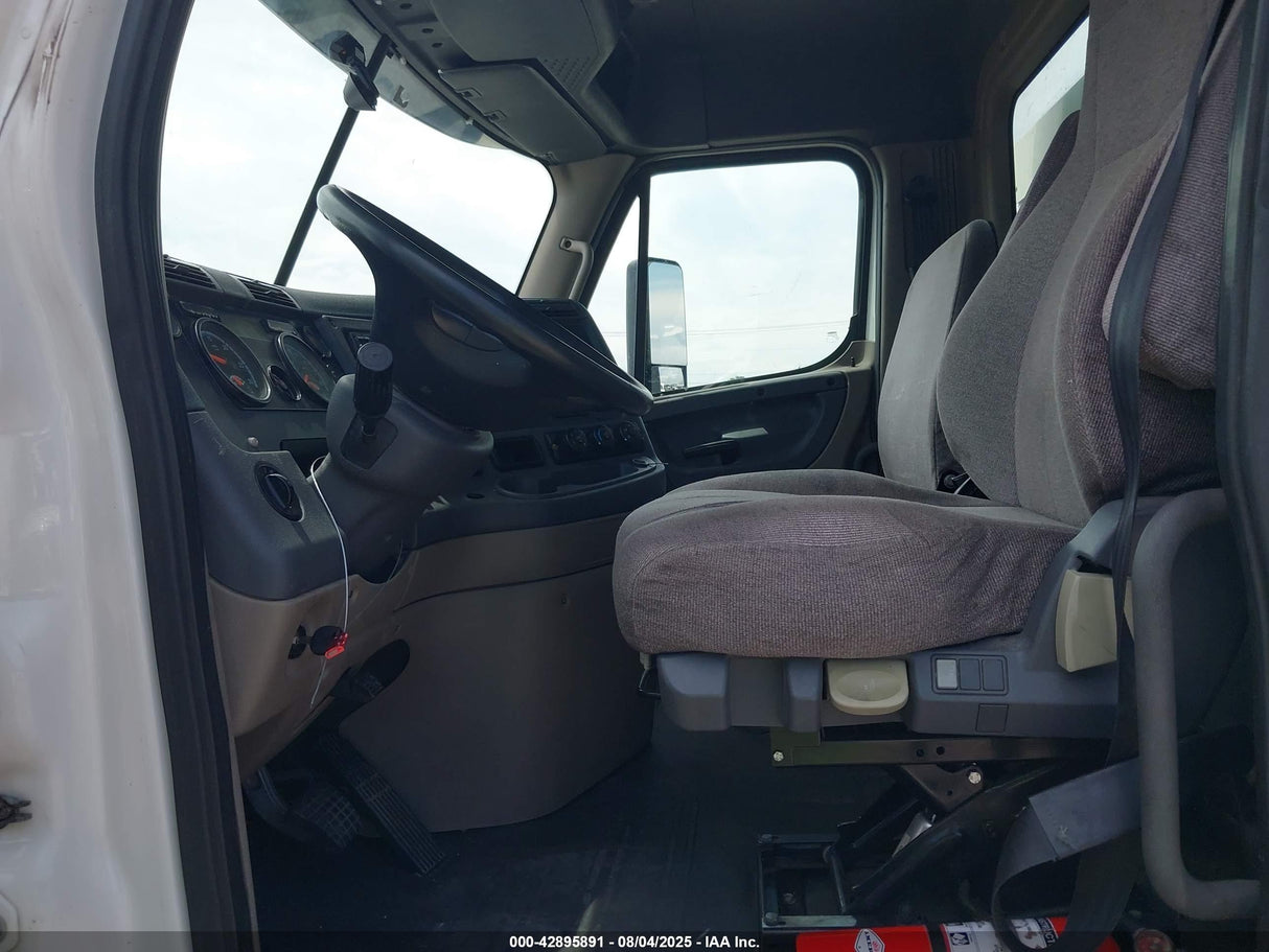 2015 Freightliner Cascadia - Second Truck Parts