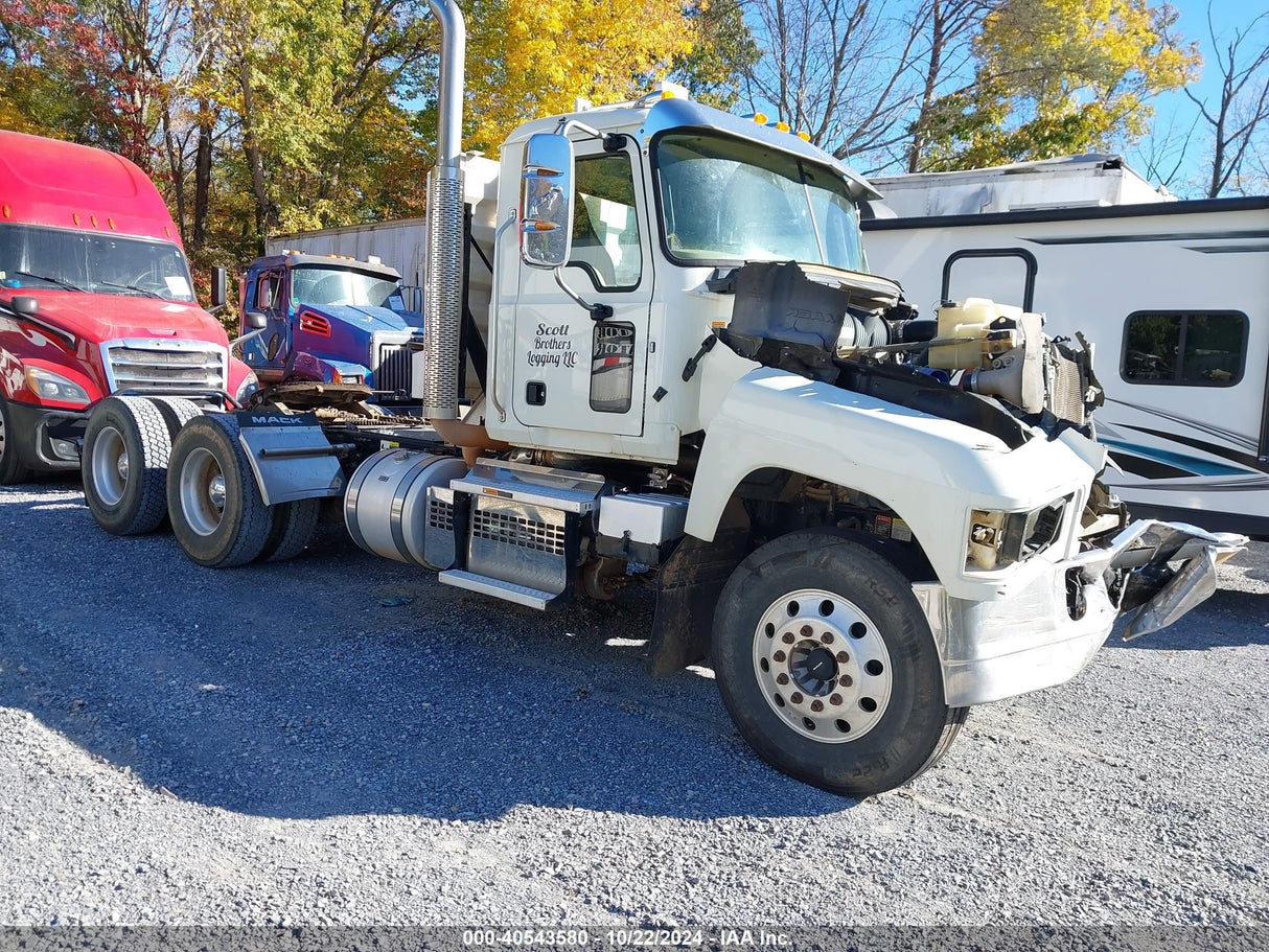 2022 MACK PINNACLE - Second Truck Parts