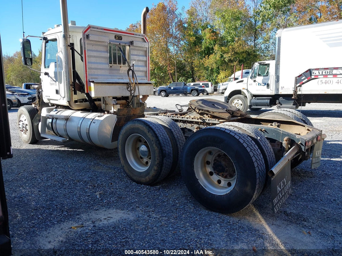 2022 MACK PINNACLE - Second Truck Parts