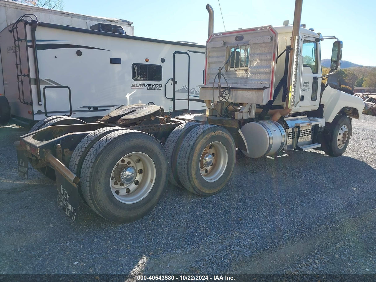 2022 MACK PINNACLE - Second Truck Parts