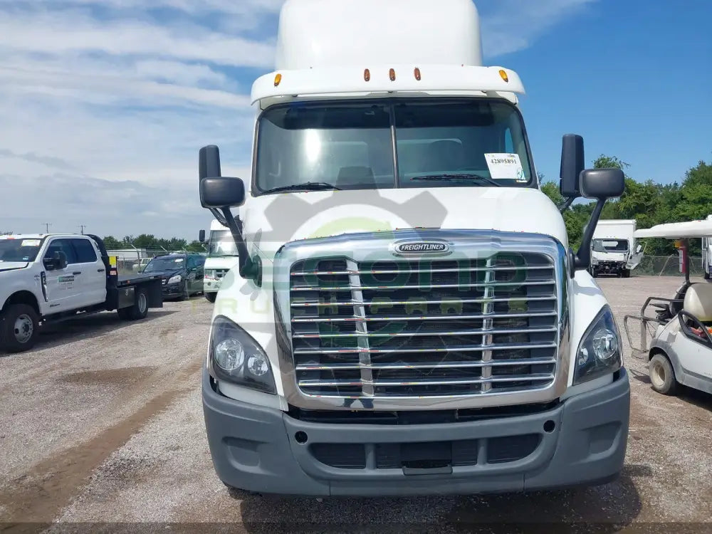 2015 Freightliner Cascadia - Second Truck Parts