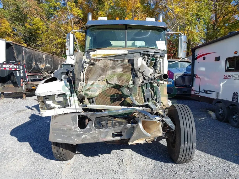 2022 MACK PINNACLE - Second Truck Parts