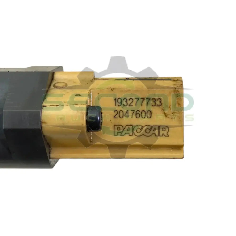 2022949 Genuine Paccar Fuel Injector - Fuel Injectors