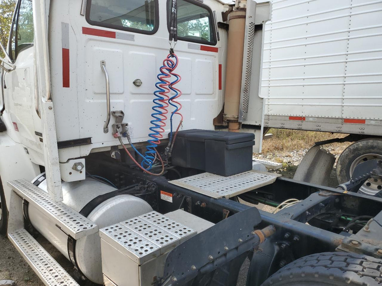 2005 STERLING AT9500 - Second Truck Parts