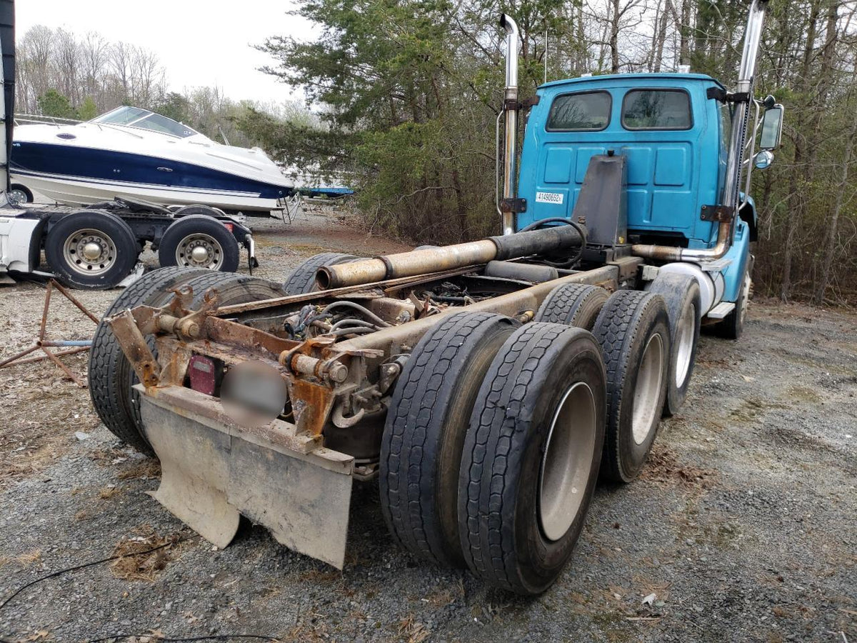 2000 STERLING LT9500 - Second Truck Parts