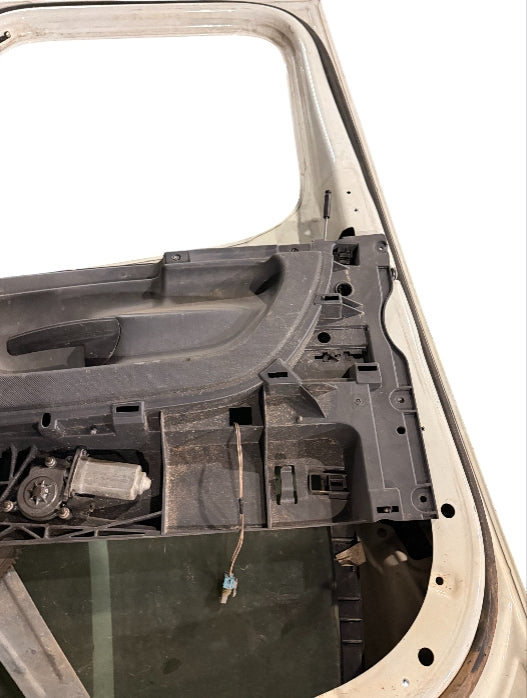 A18-57527-004 Genuine Freightliner Right Front White Door