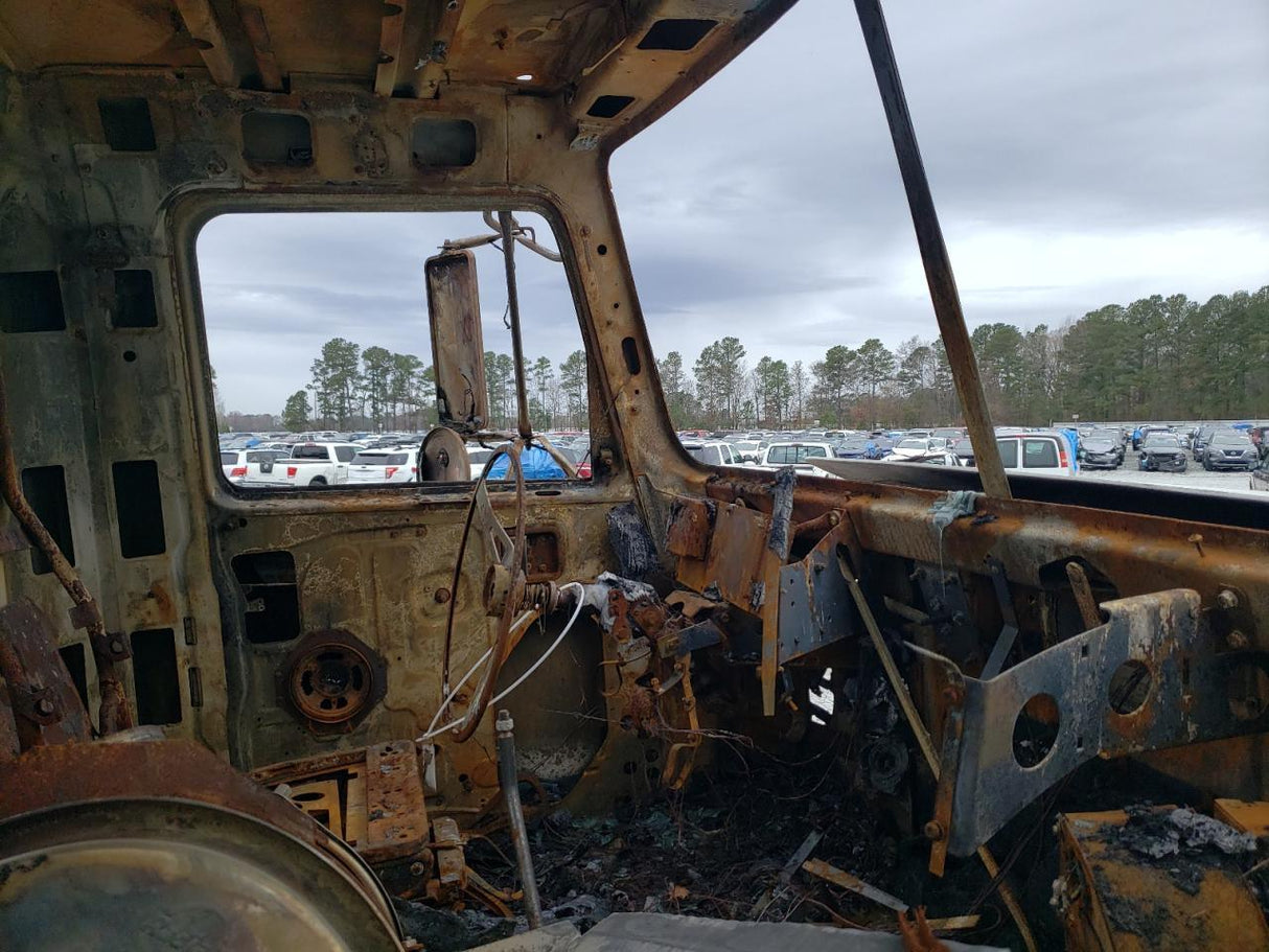 2018 WESTERN STAR 4900SA - Second Truck Parts