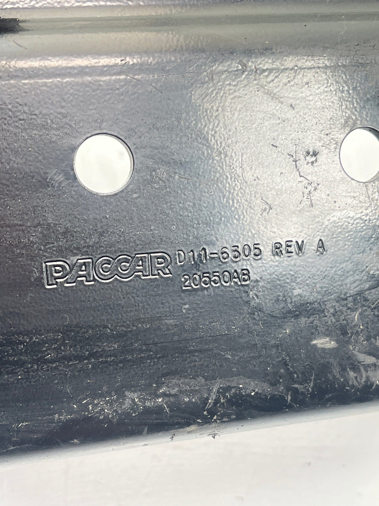 D11-6305 Genuine Paccar Bracket