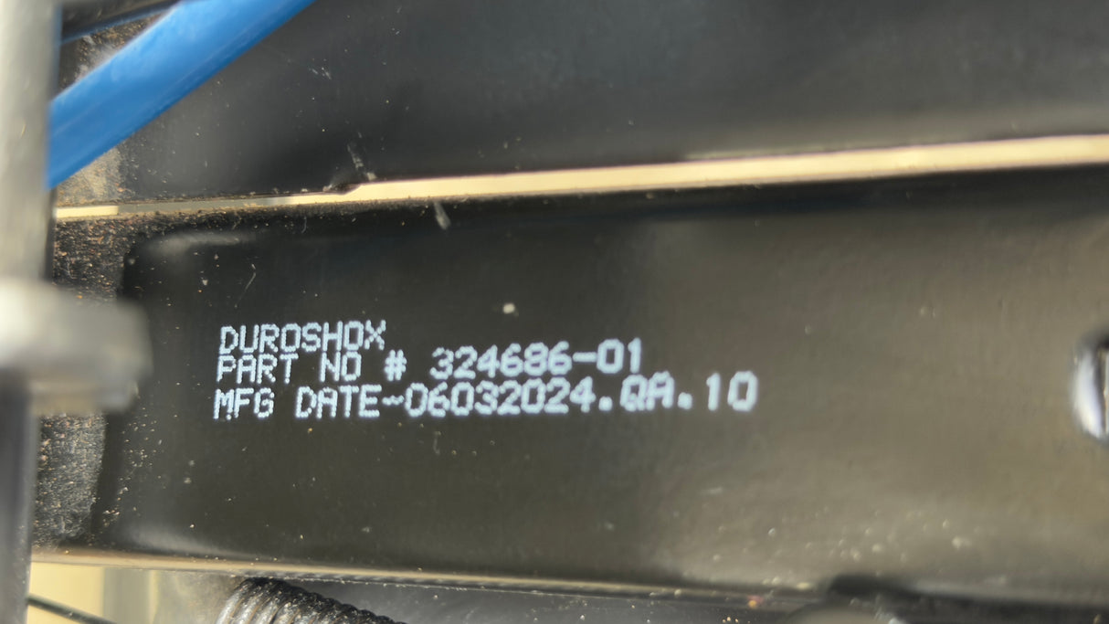 Duroshox 2195 20” Black Captain Air Ride Truck Driver Seat P/N 324696-01 - Second Truck Parts