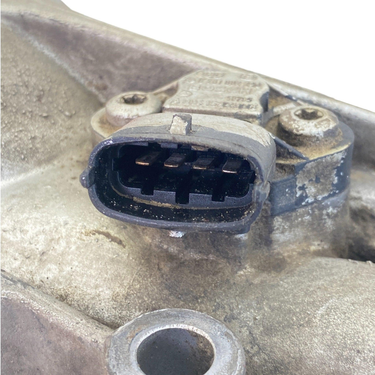 A4571802110 Detroit Diesel Oil Filter Housing With Oil Cooler - Second Truck Parts