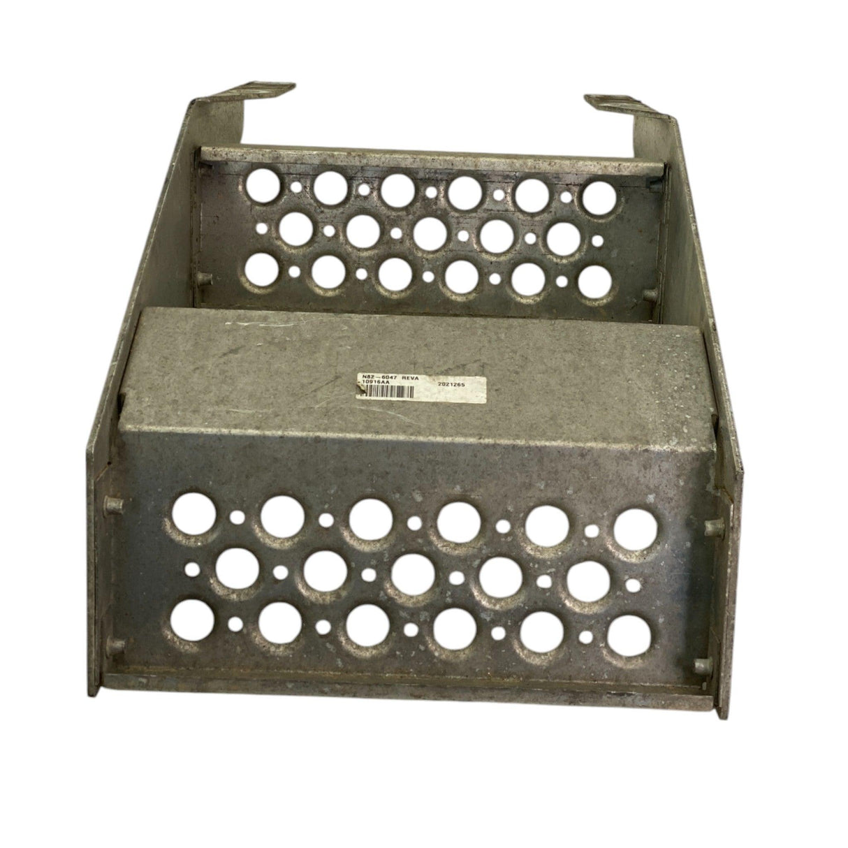 N82-6047 Genuine Paccar Frame Access Step - Second Truck Parts