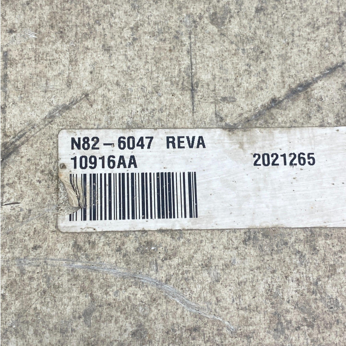 N82-6047 Genuine Paccar Frame Access Step - Second Truck Parts