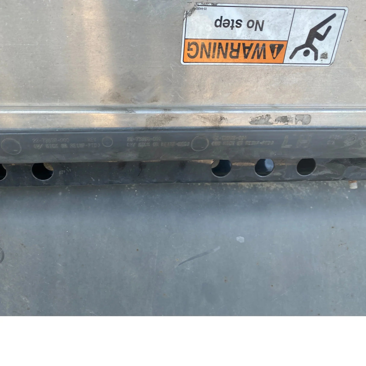 22-73538-004 Genuine Freightliner Left Hand Fairing Panel Forward 116 - Second Truck Parts