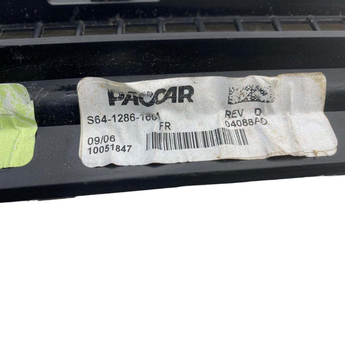 S64-1286-1601 Genuine Paccar Defrost Louver Panel - Second Truck Parts