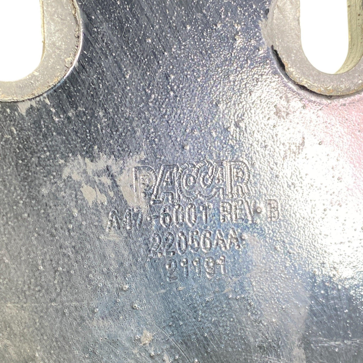 A47-6001 Genuine Paccar Crossmember Bracket - Second Truck Parts