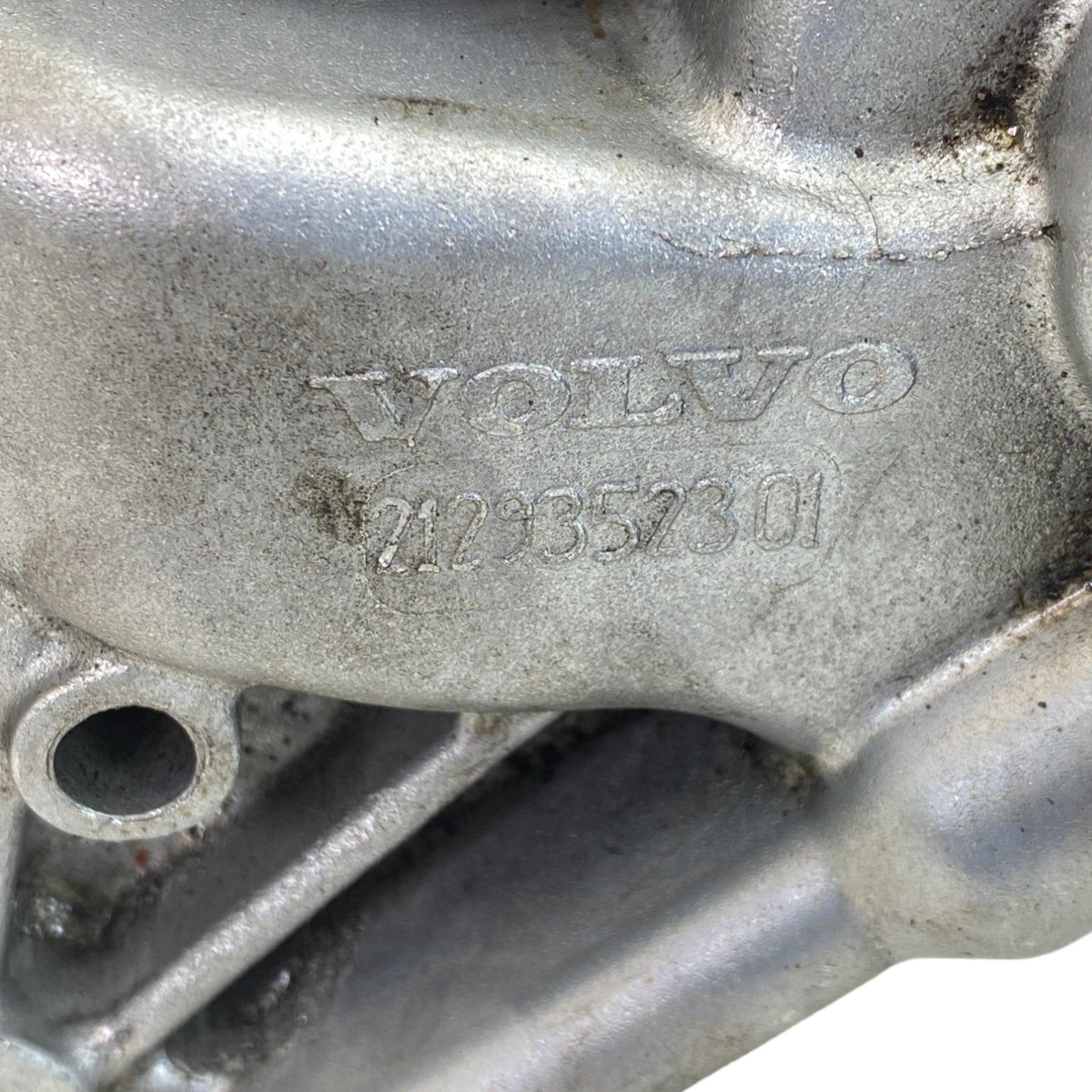 2129352301 Gnuine Volvo Engine Oil Pump - Second Truck Parts