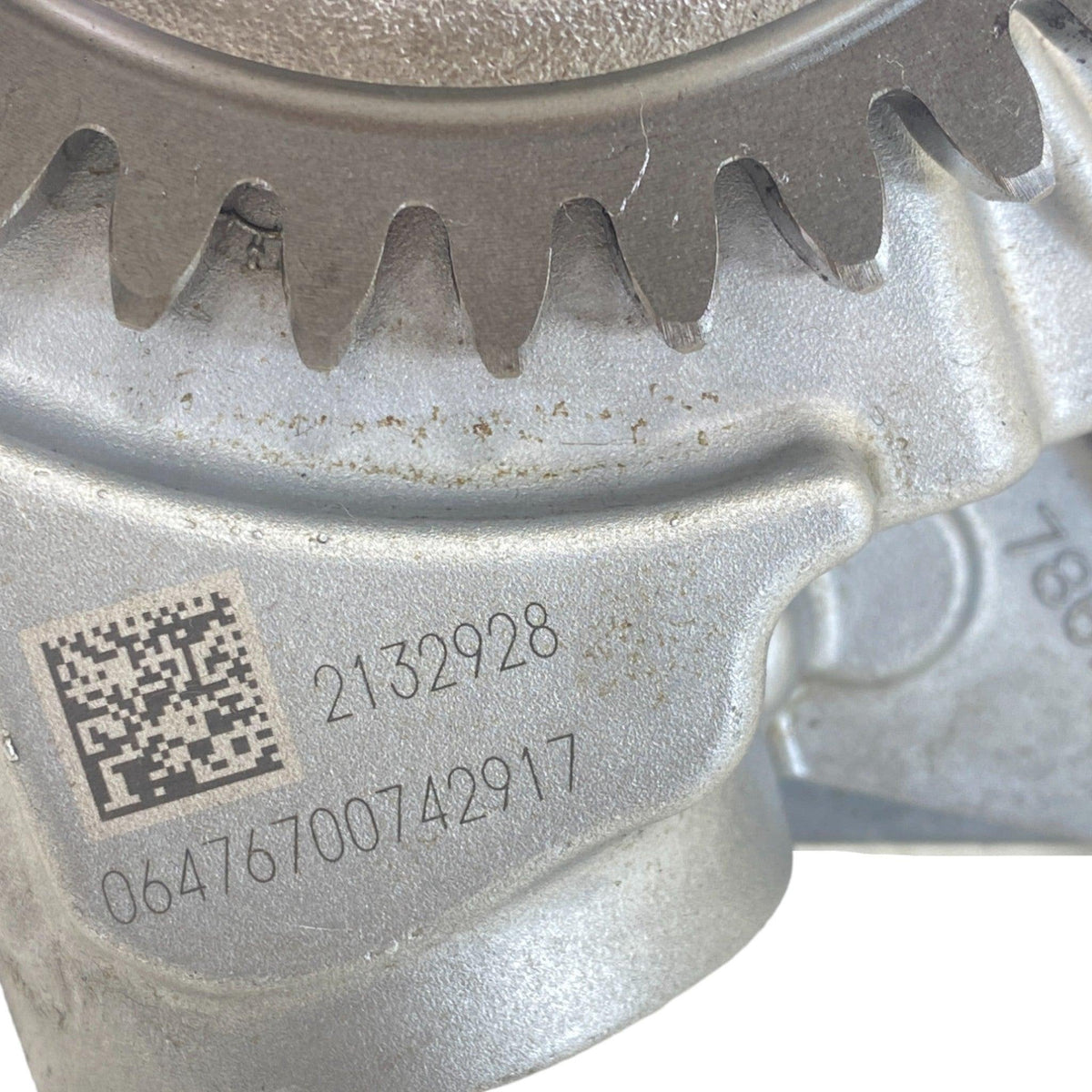 2132928 Genuine Paccar Oil Pump - Second Truck Parts