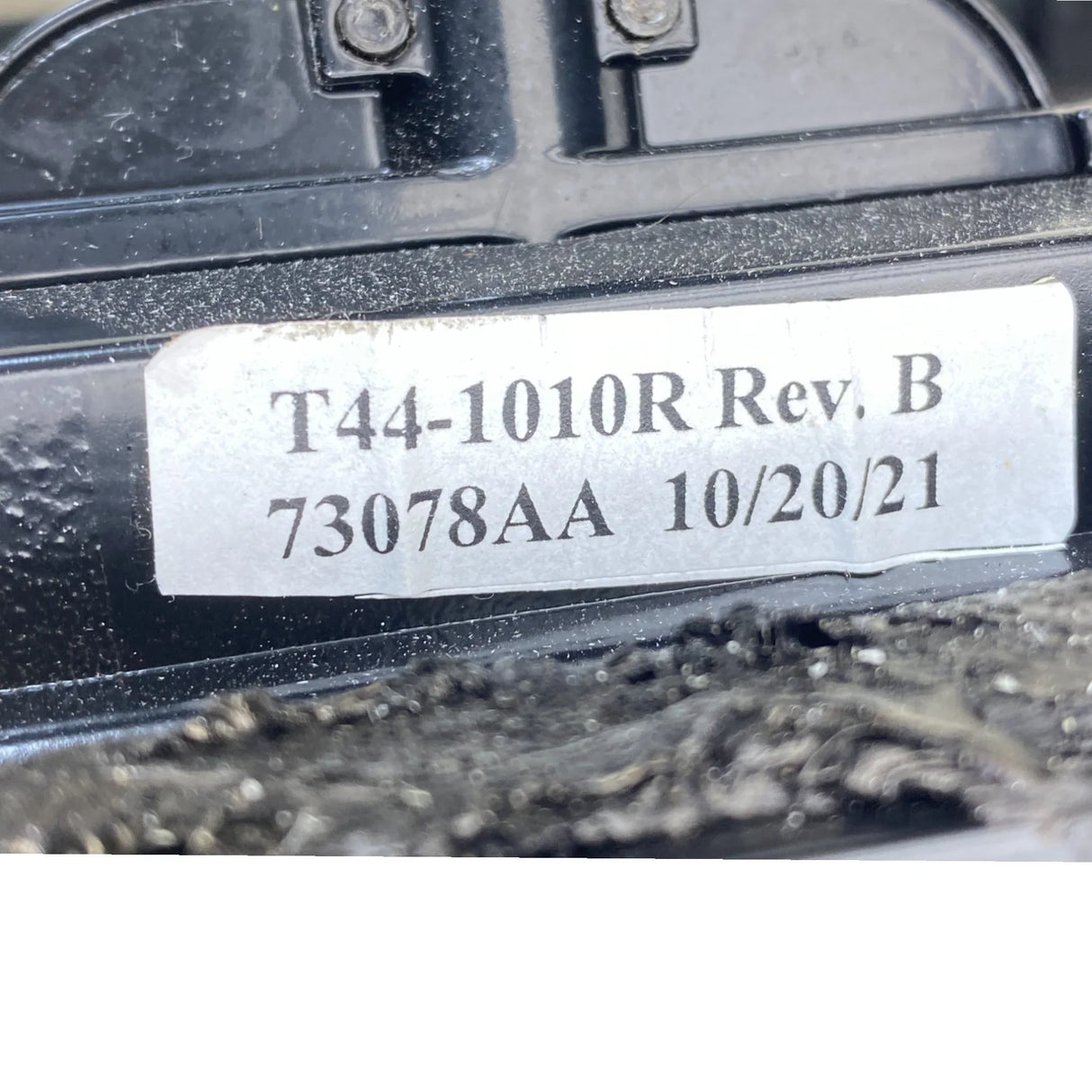 T44-1010R Genuine Paccar Right Black Window-Upper Slpr Side - Second Truck Parts