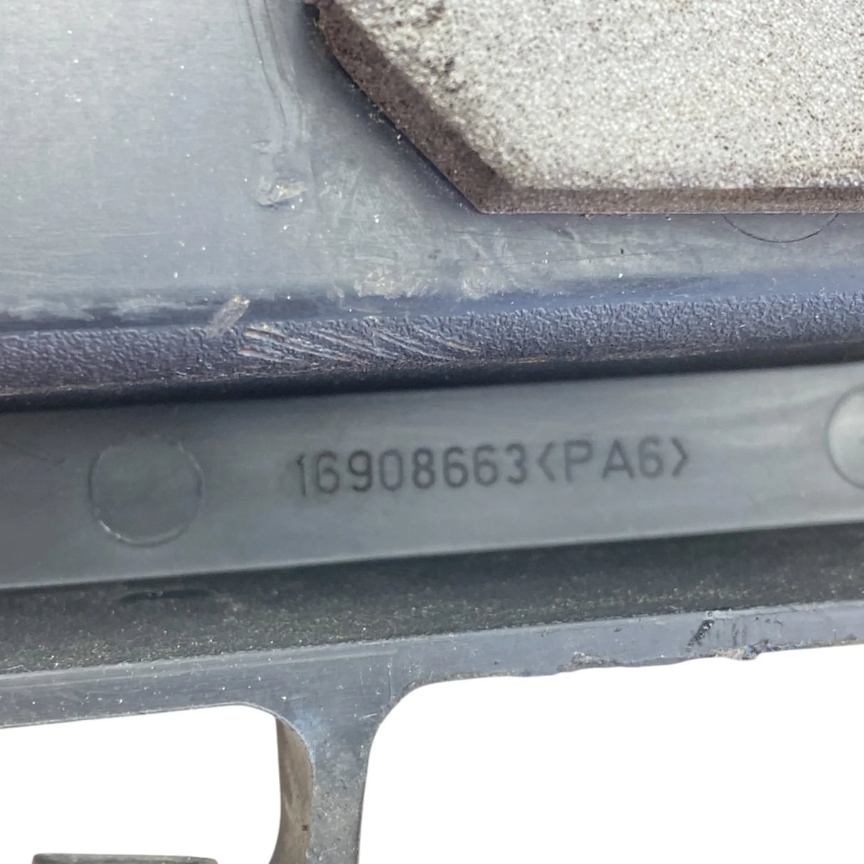 16908663 Genuine International Left Door Handle - Second Truck Parts