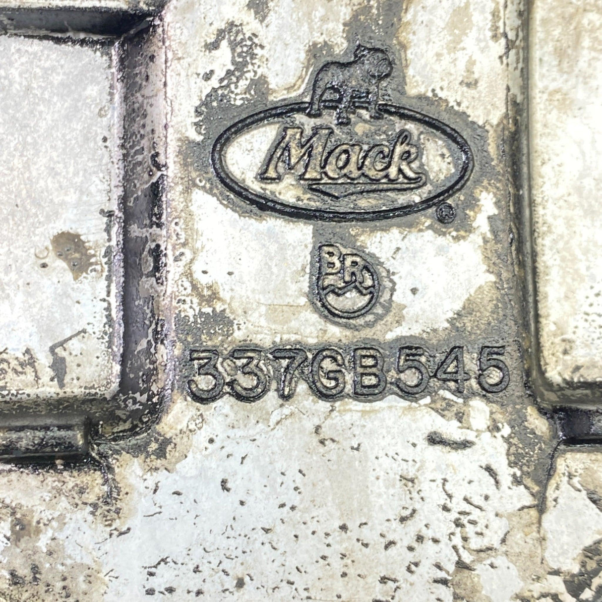 25097406 Genuine Mack E7 Diesel Engine Valve Cover