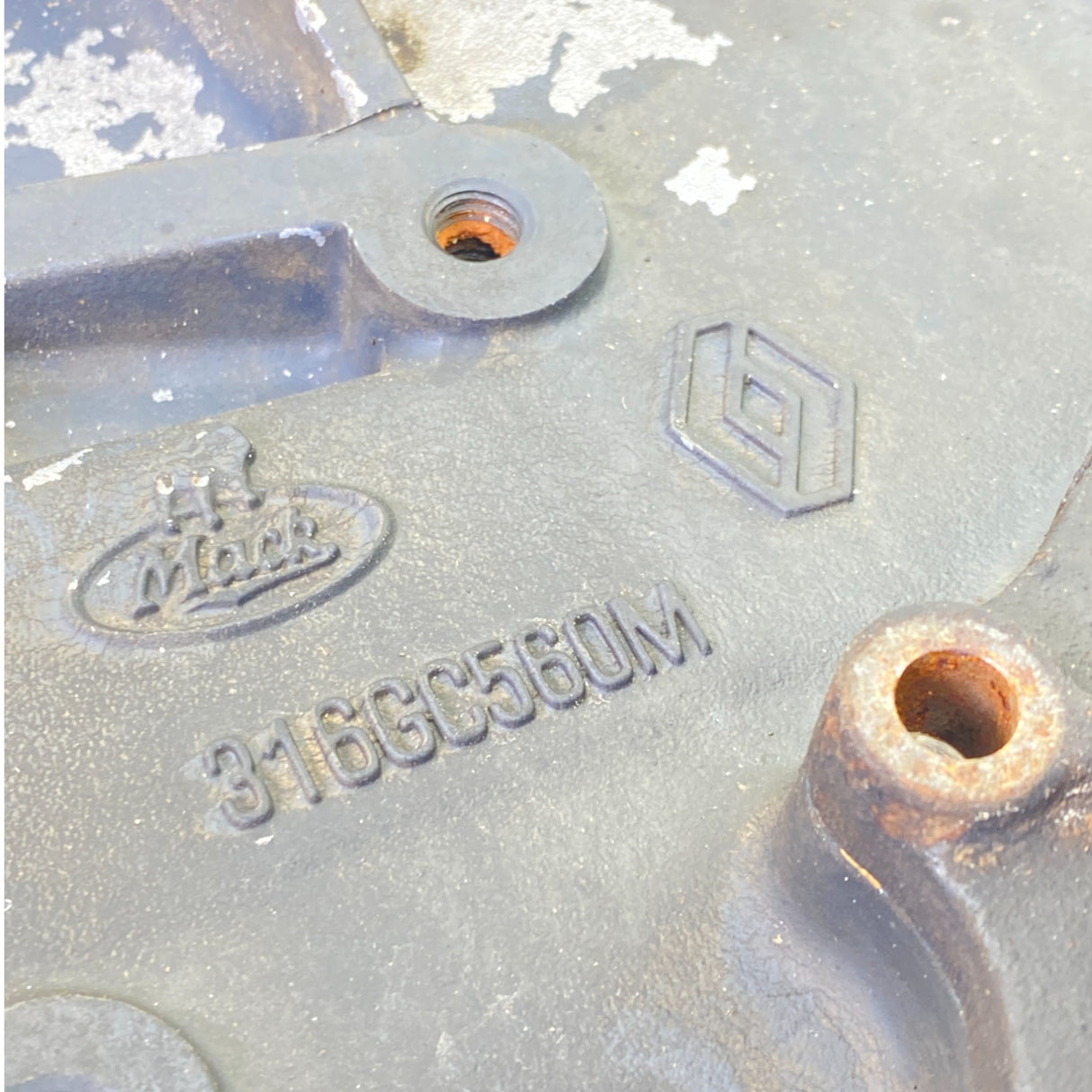 316GC560M Genuine Mack Engine Water Pump E7 - Second Truck Parts