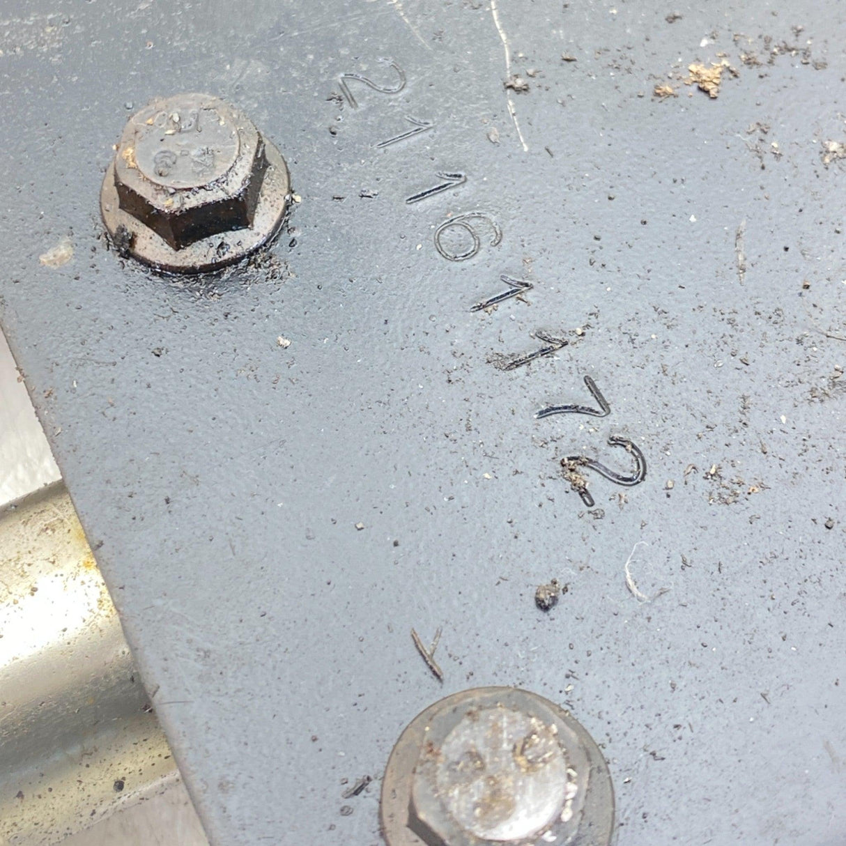 21161172 Genuine Mack Grab Handle With Bracket - Second Truck Parts