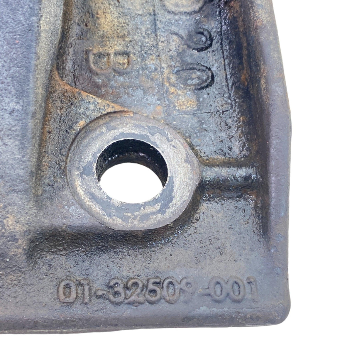 01-32509-001 Genuine Western Star Real Engine Support - Second Truck Parts