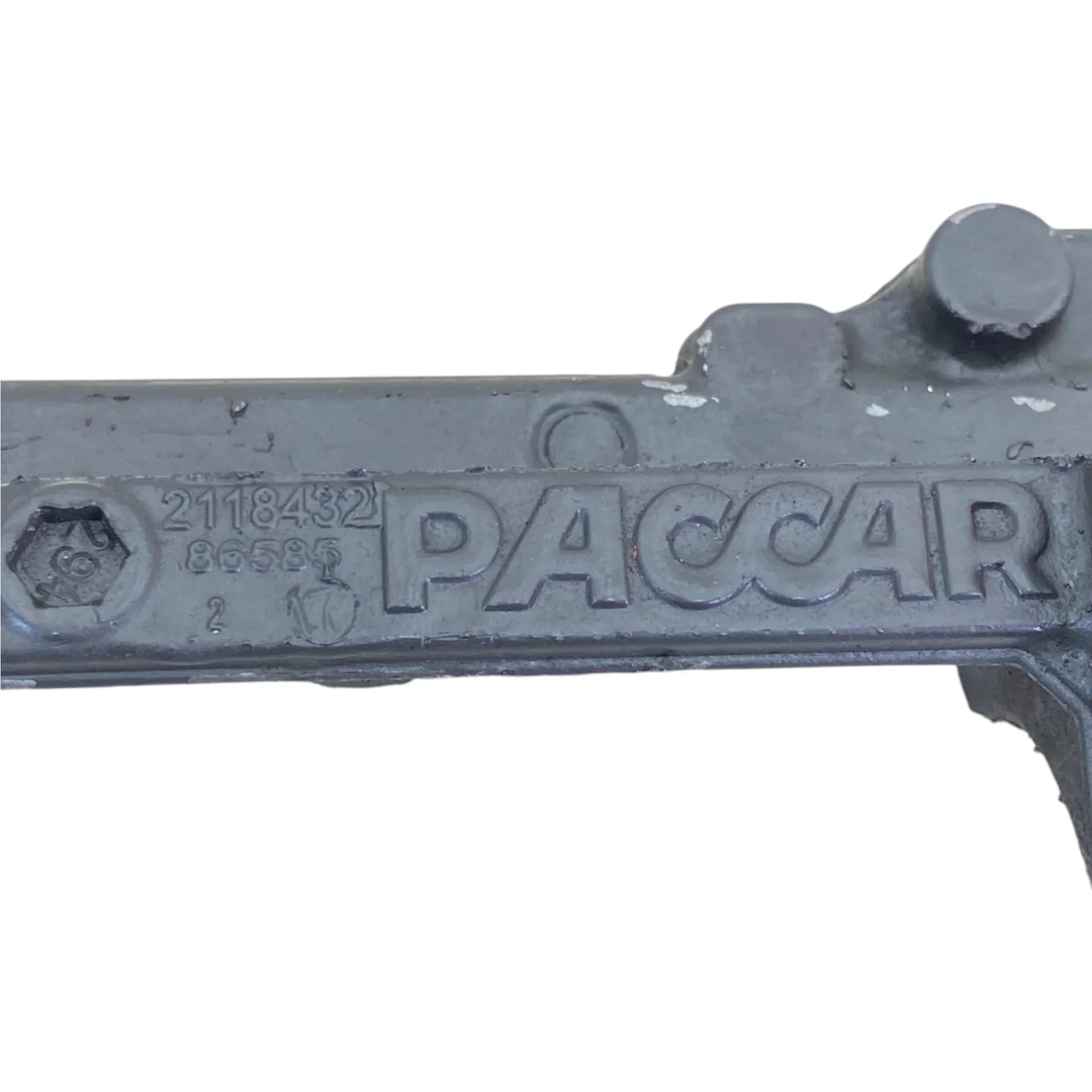 2118432PE Genuine Paccar Air Inlet