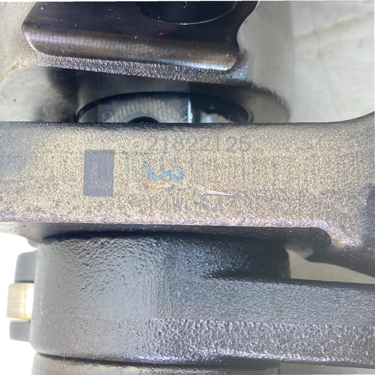 22224709 Genuine Volvo Rocker Arm Shaft Assembly - Second Truck Parts