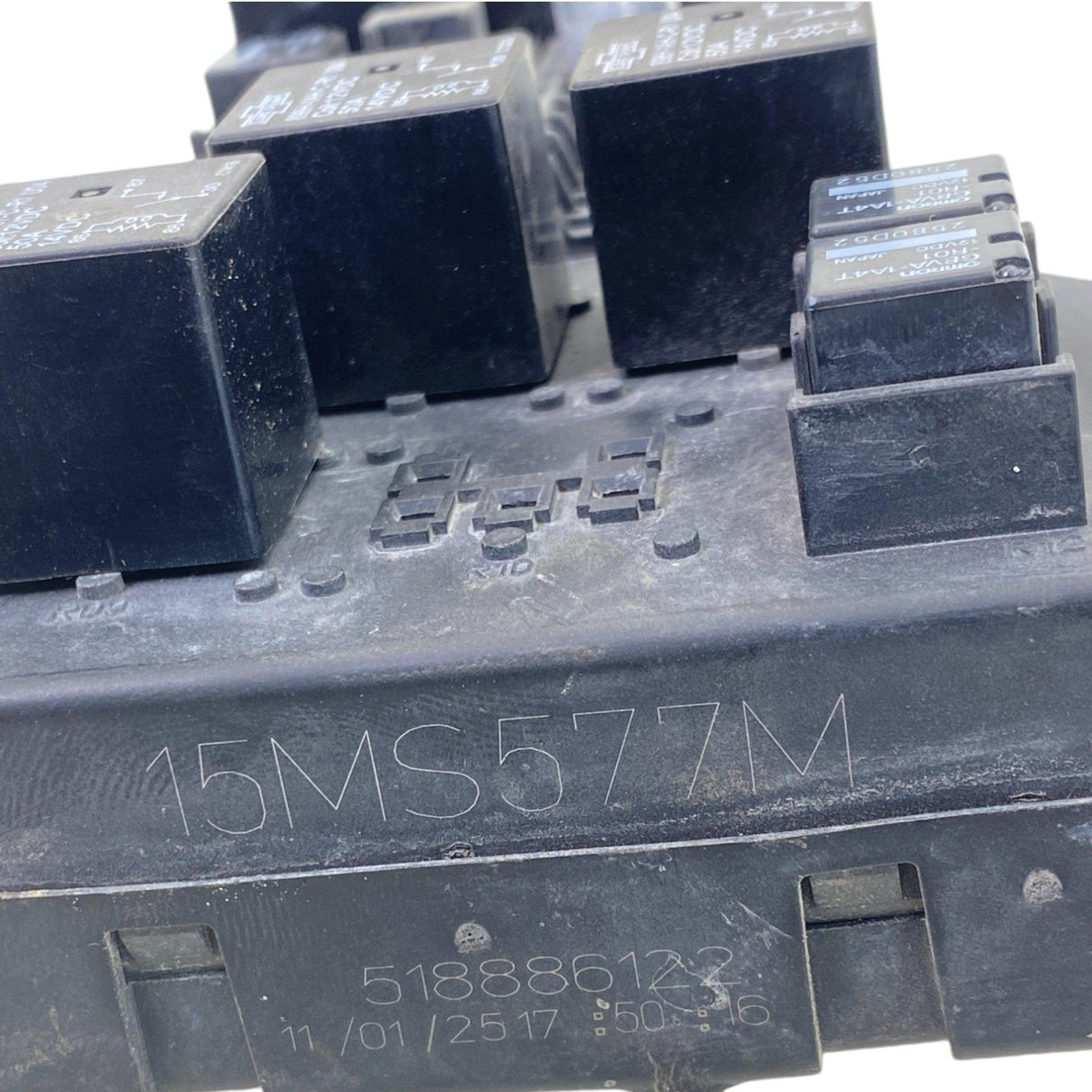 15MS577M Genuine Mack Fuse Box - Second Truck Parts