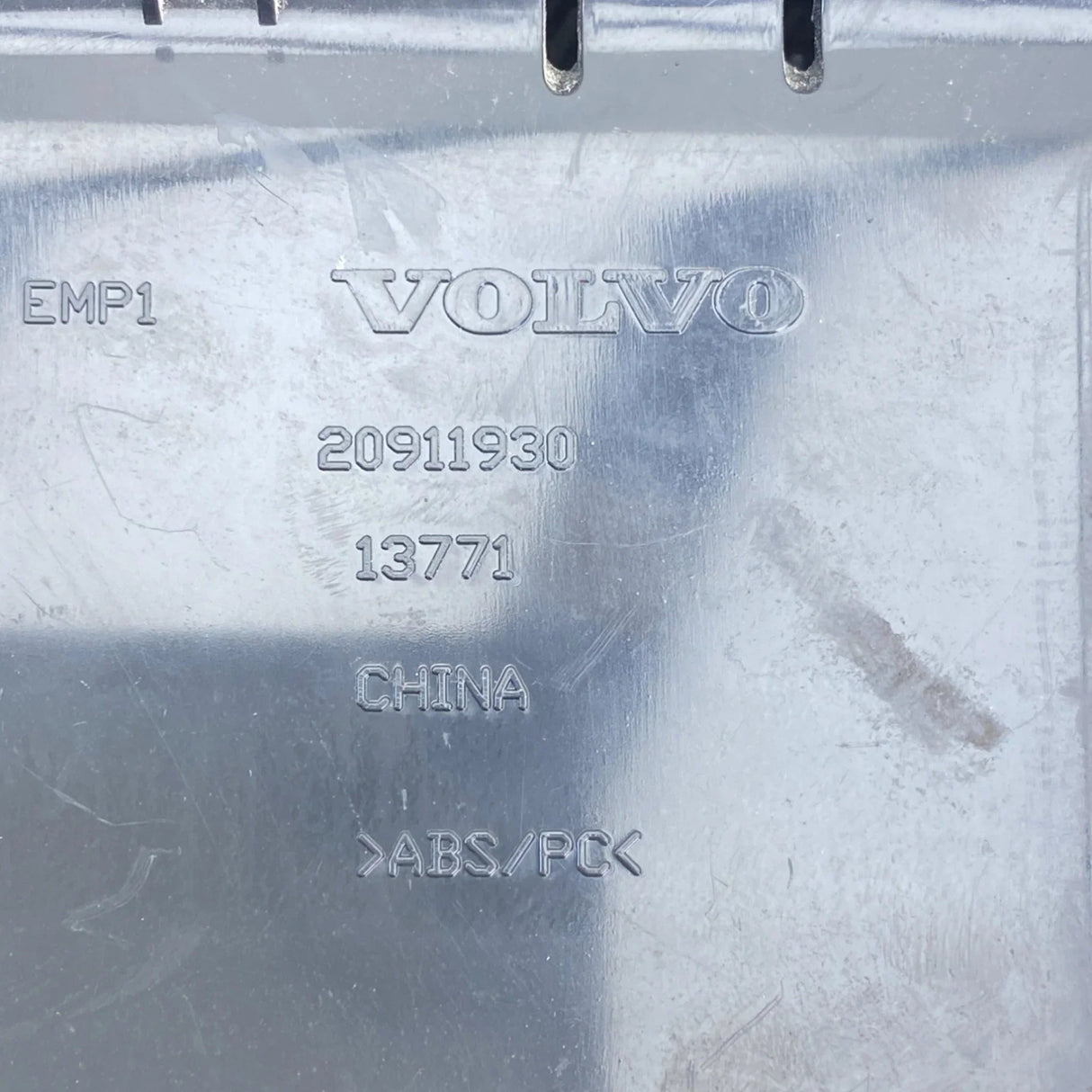 3175580 Genuine Volvo Dash Air Vent