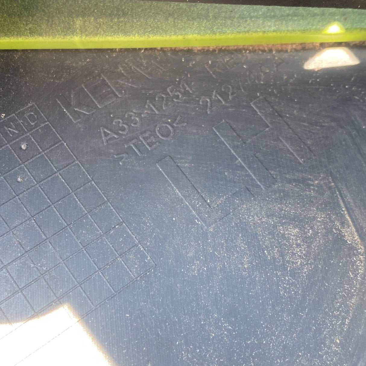 A33-1251-100 Genuine Kenworth Left Center Skin Fairing Assembly - Second Truck Parts