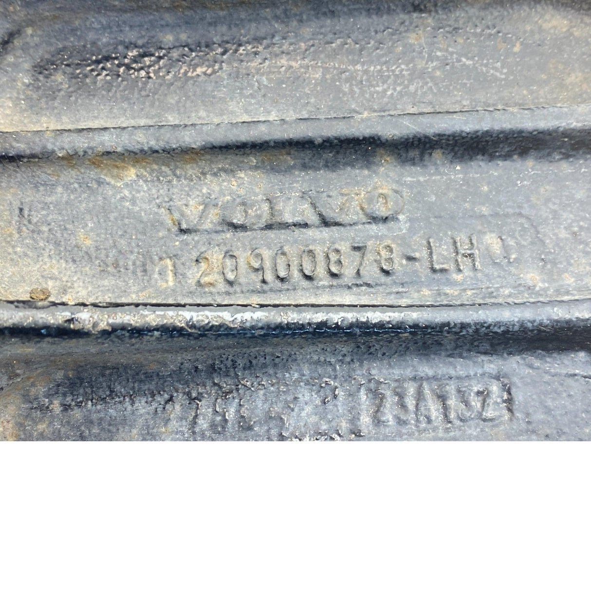 20900878 Genuine Volvo Left Side Body Cab Bracket - Second Truck Parts