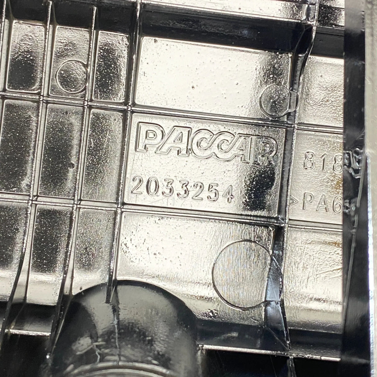 2033254 Genuine Paccar Engine Valve Cover - Second Truck Parts