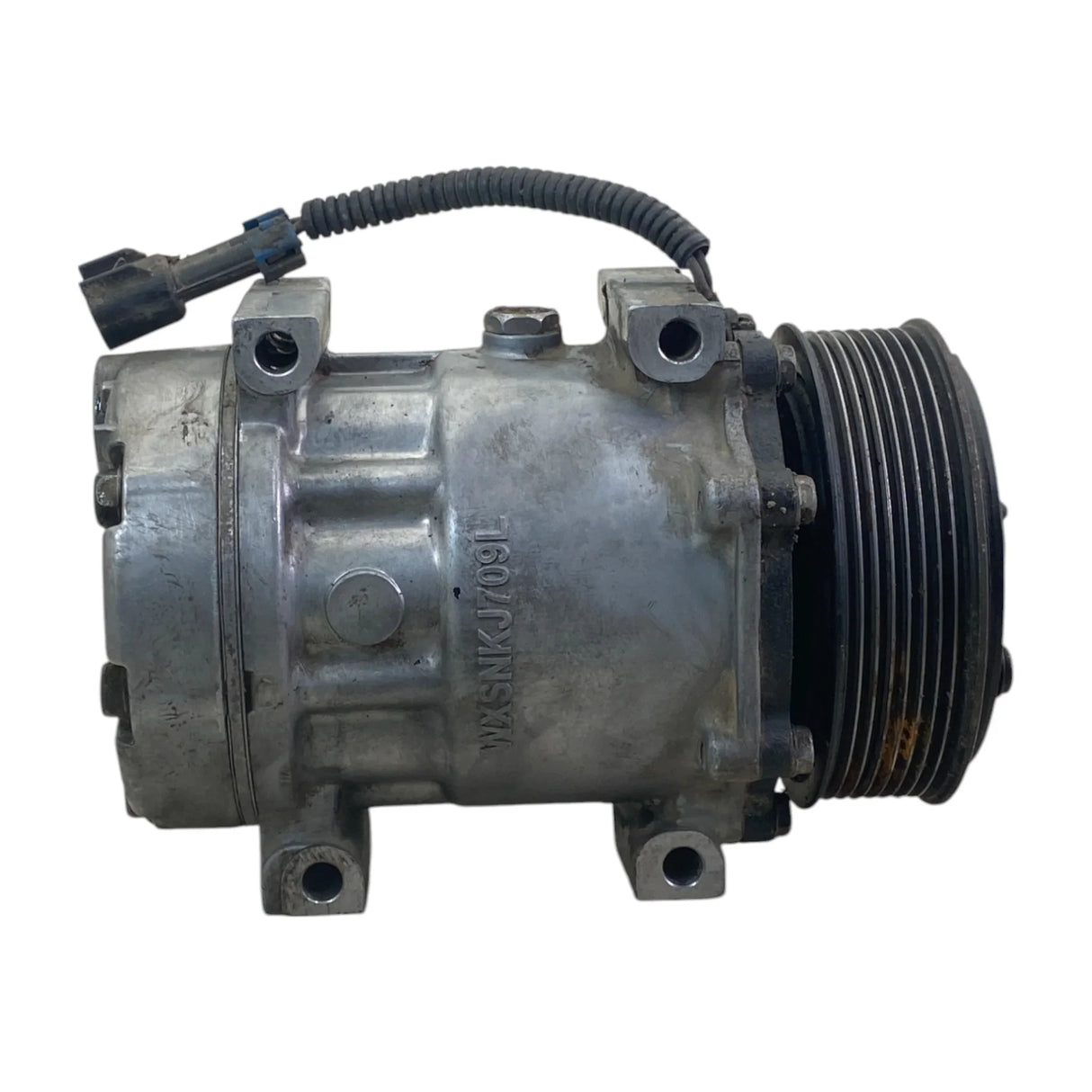 QP7H15-4417 Genuine Freightliner Air Conditioner Compressor - Second Truck Parts