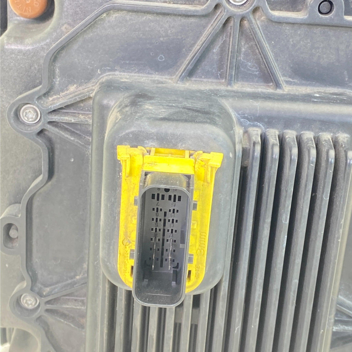 23992217 Genuine Volvo Headlamp - Second Truck Parts