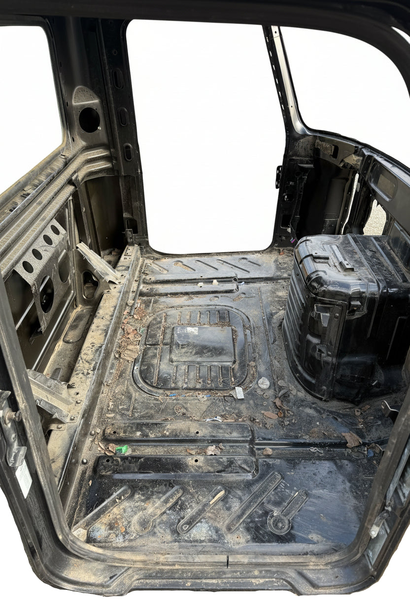 Genuine Mack Black Cab CXU613