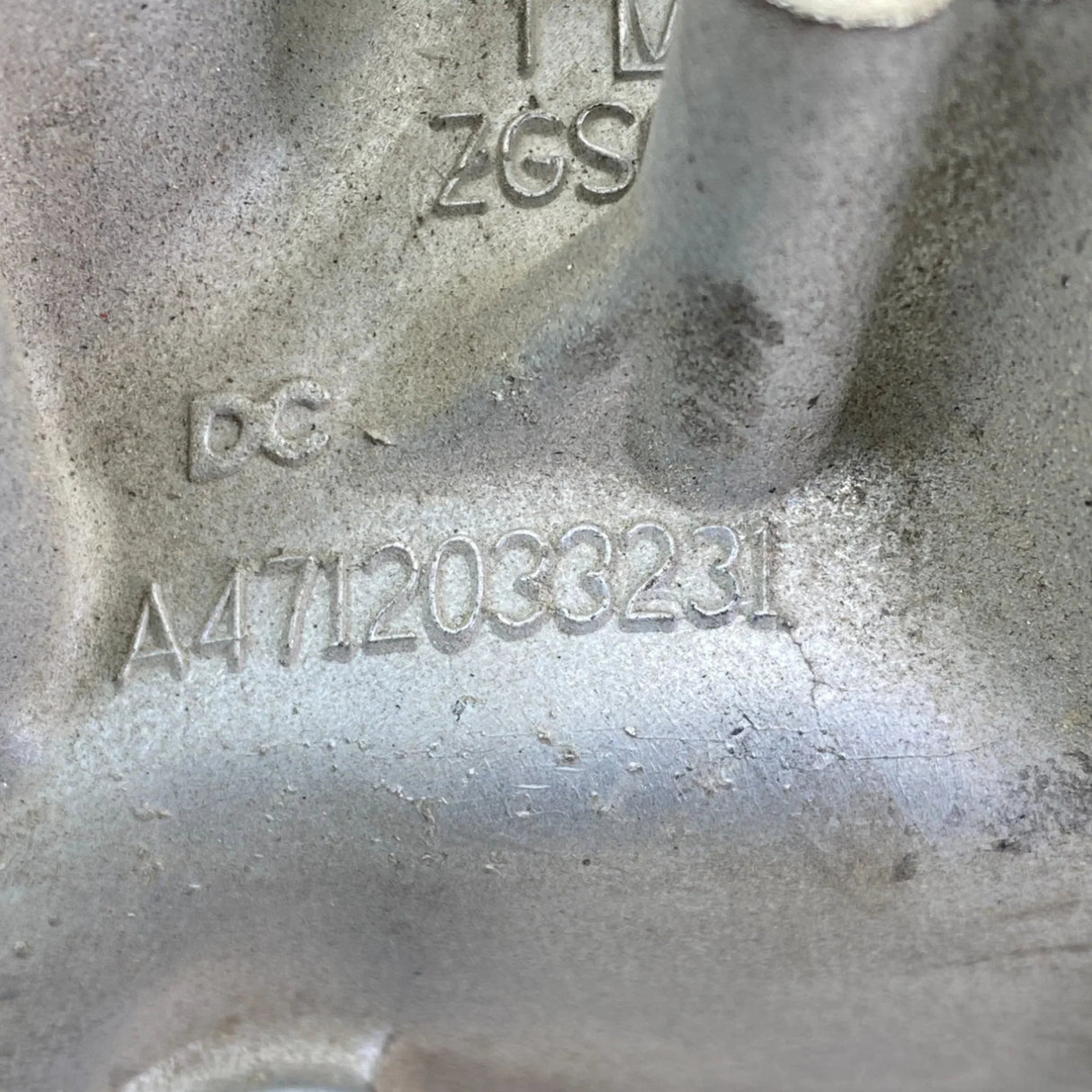DDE A4712038331 Genuine Detroit Diesel Thermostat Housing