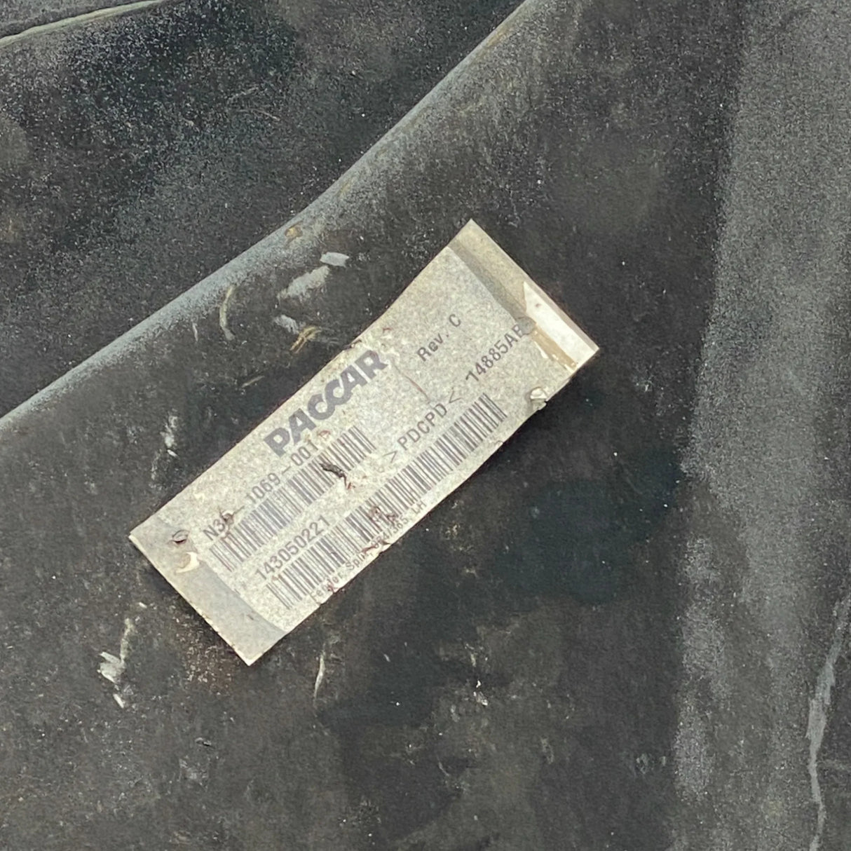 N35-1069-001 Genuine Paccar White Left Driver Extension Fender - Second Truck Parts