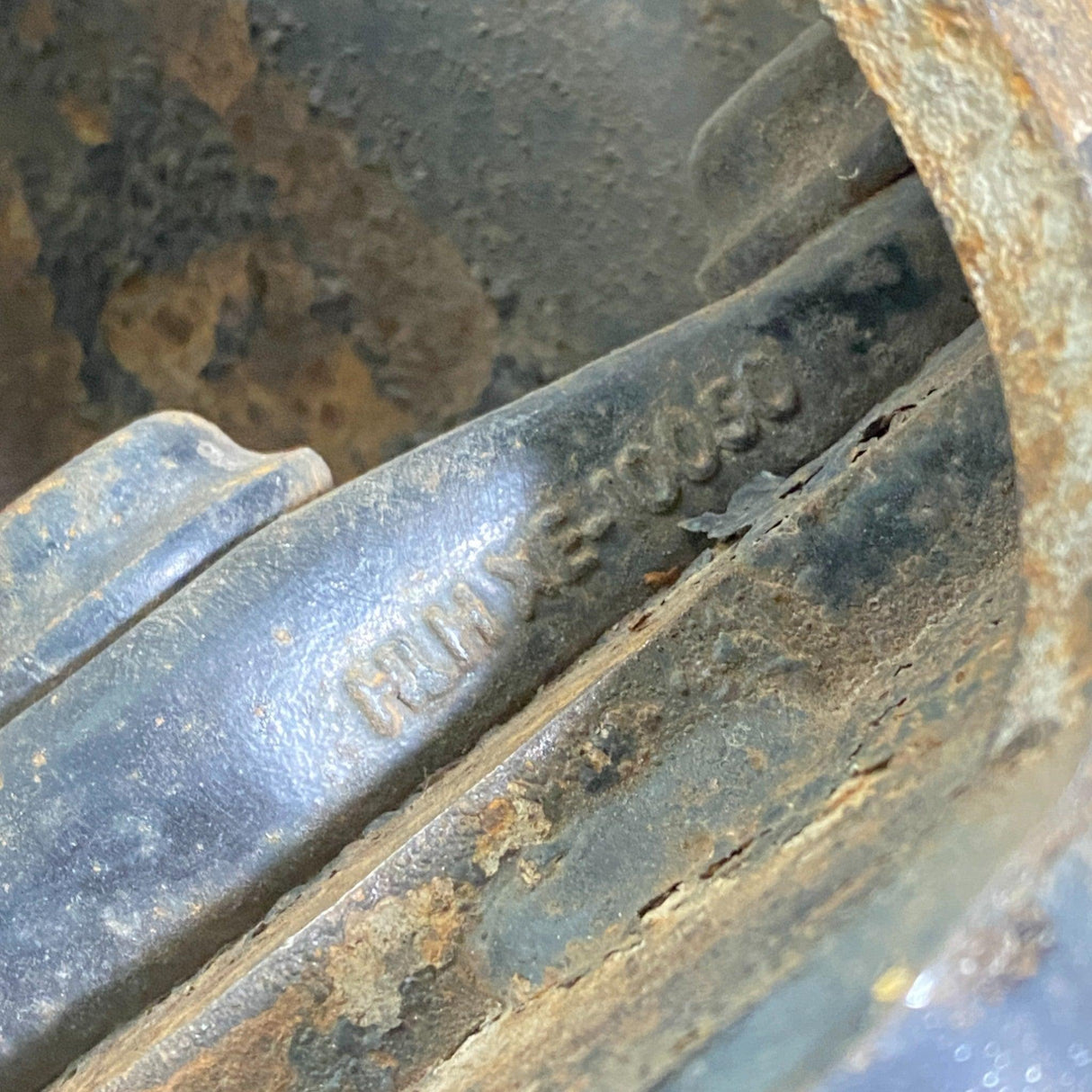 HLHXE-10050 Genuine Paccar Right Tow Hook With Bracket - Second Truck Parts