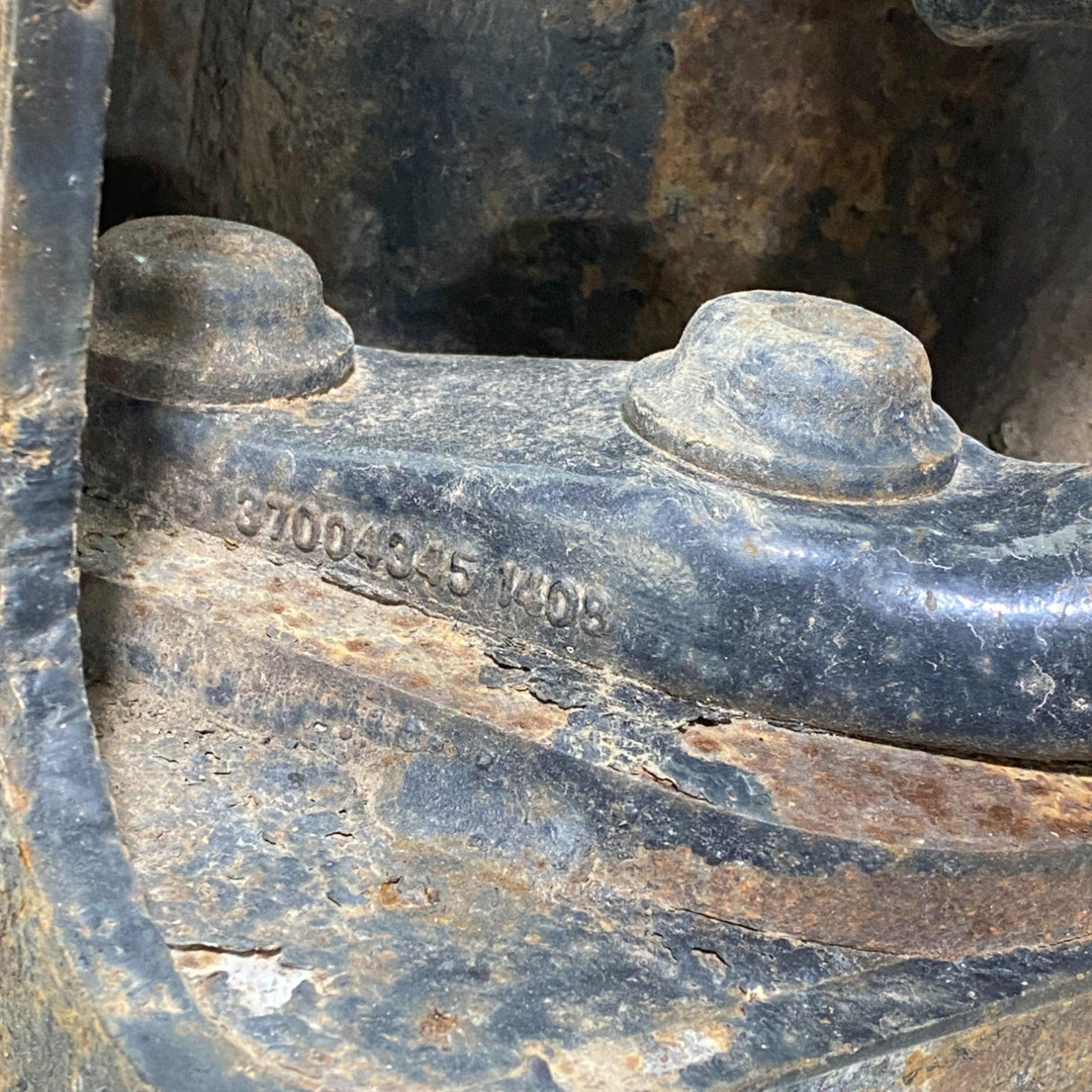 27004245 1408 Genuine Paccar Left Side Tow Hook With Bracket - Second Truck Parts