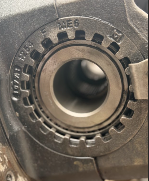3200-F-2216 Genuine Meritor Rear Differential Assembly - Second Truck Parts