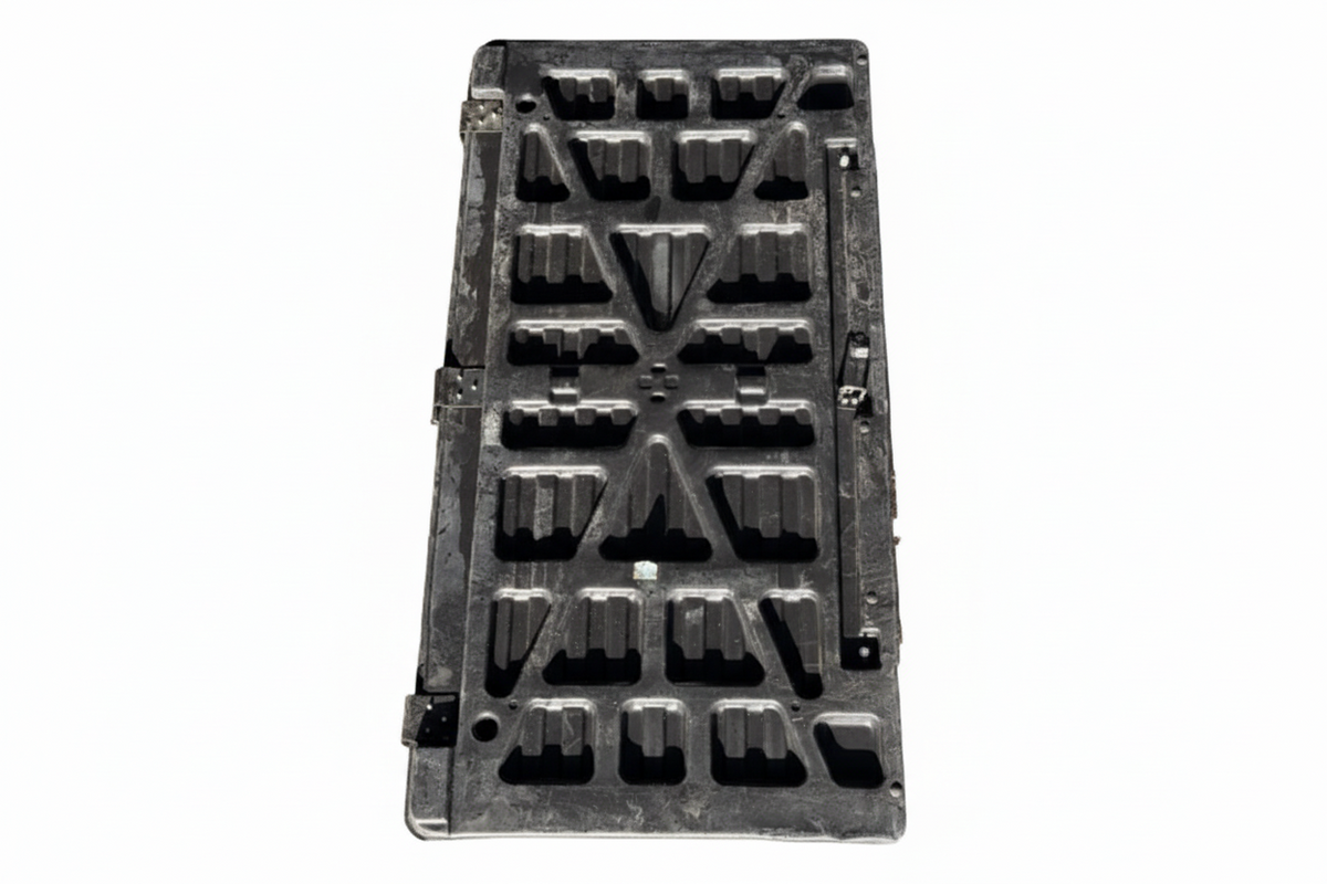 A18-53161-004 Genuine Freightliner lower Bunk Bed - Other Truck Parts