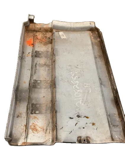 21082855 Genuine Volvo Left Rear White Tank Skirt - Second Truck Parts