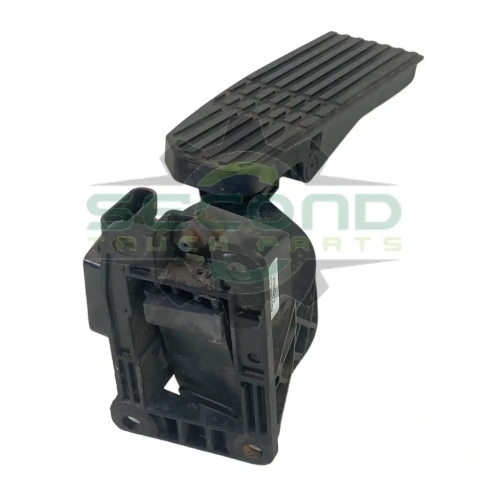 A01-34090-000 Genuine Freightliner Accelerator Pedal - Other Truck Parts