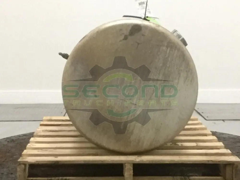 Aluminum RH fuel tank neasures 25" x 41" 80 gallons rear fill neck - Second Truck Parts