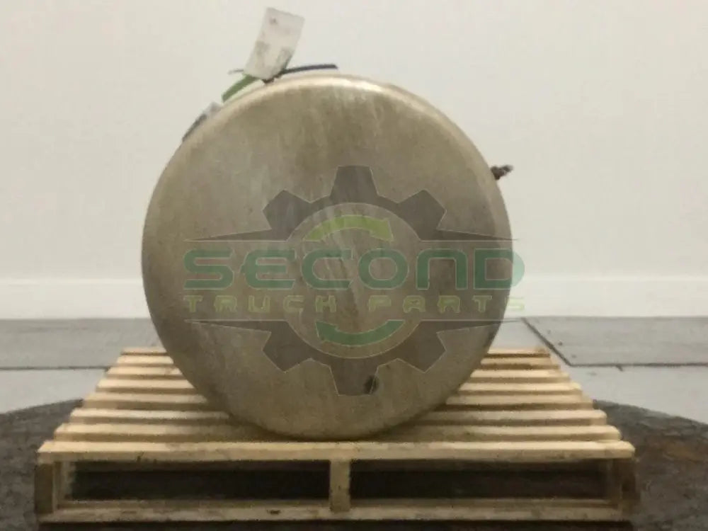Aluminum RH fuel tank neasures 25" x 41" 80 gallons rear fill neck - Second Truck Parts