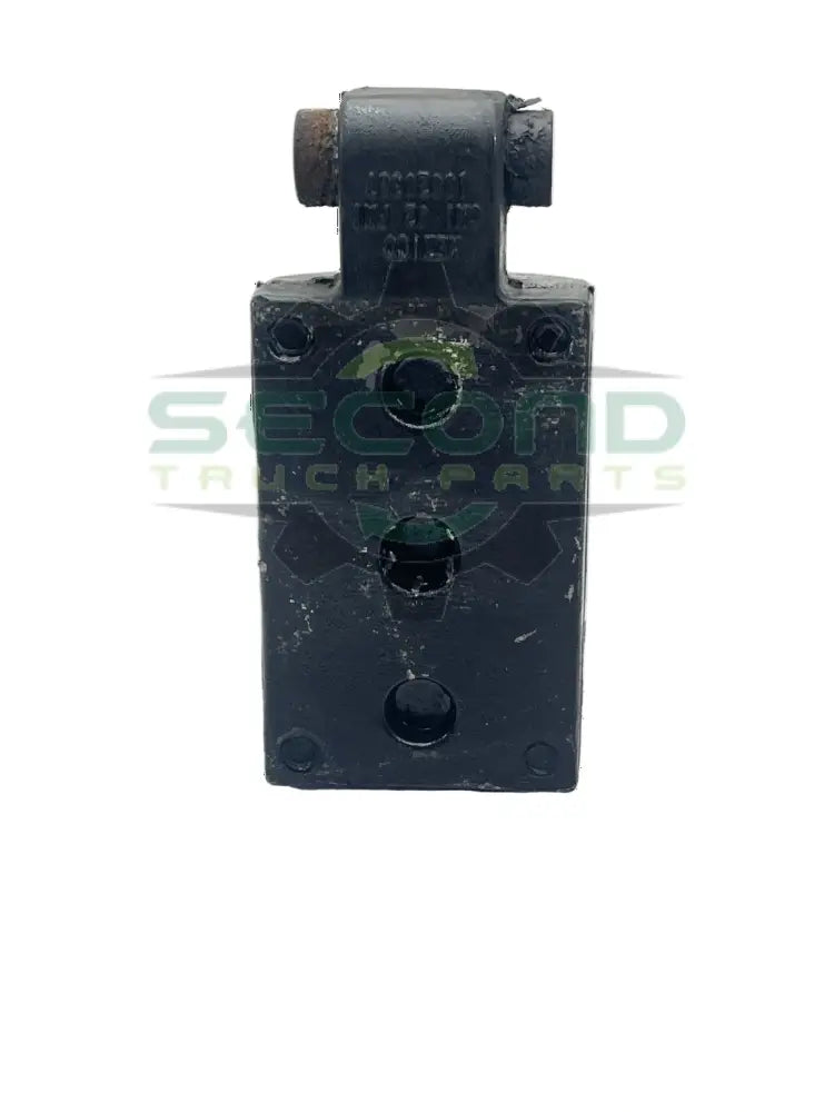 B63-6008 Genuine Paccar Front Suspension Saddle - Saddles