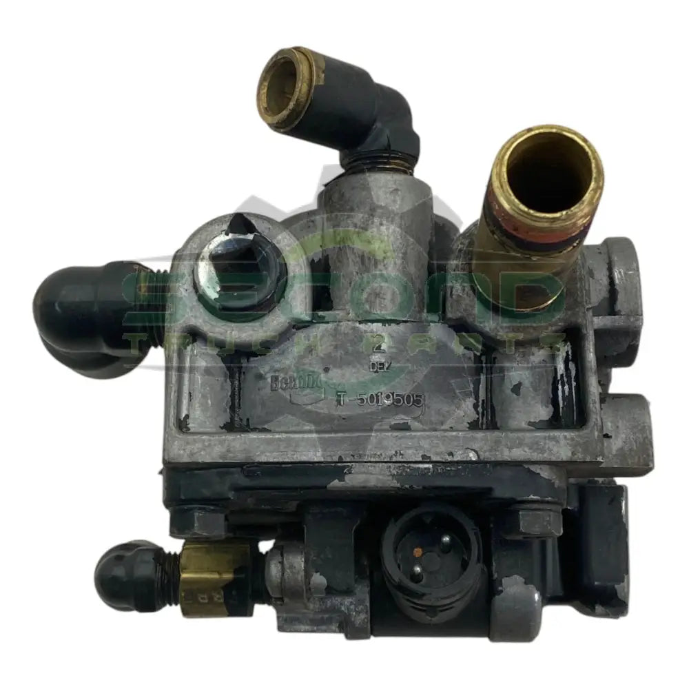 K105562 Bendix Brake Relay Valve AM-TC2 - Second Truck Parts